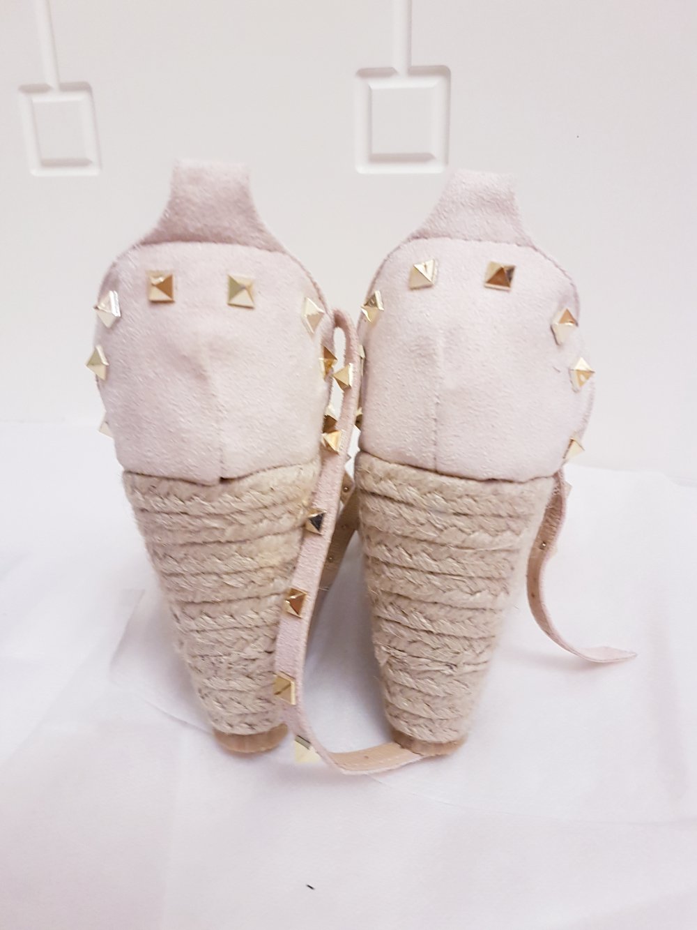 Weges rosa mit Gold Nieten 