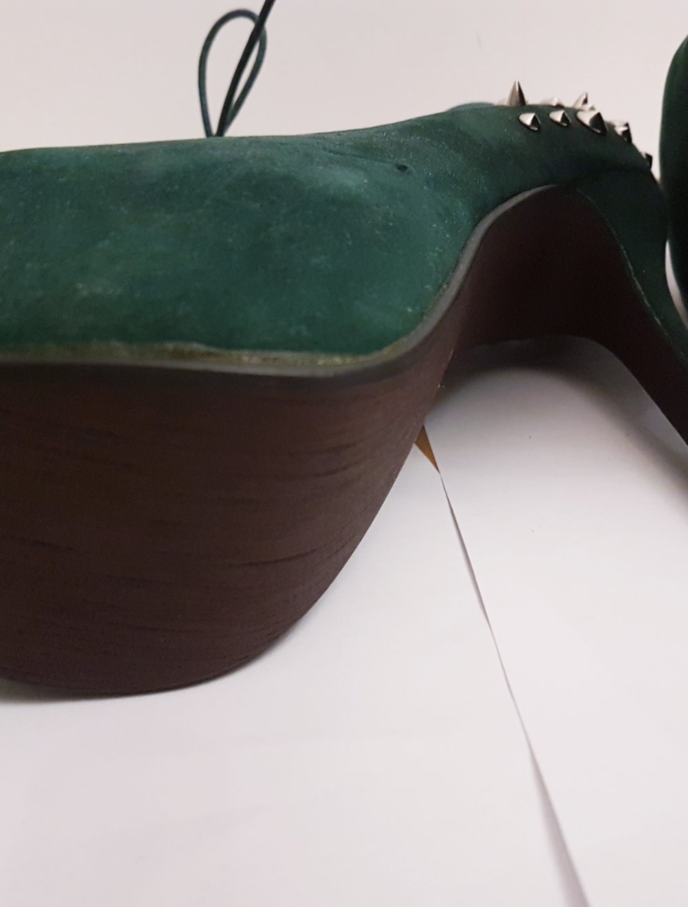 Neue grüne stiefeletten mit Nieten