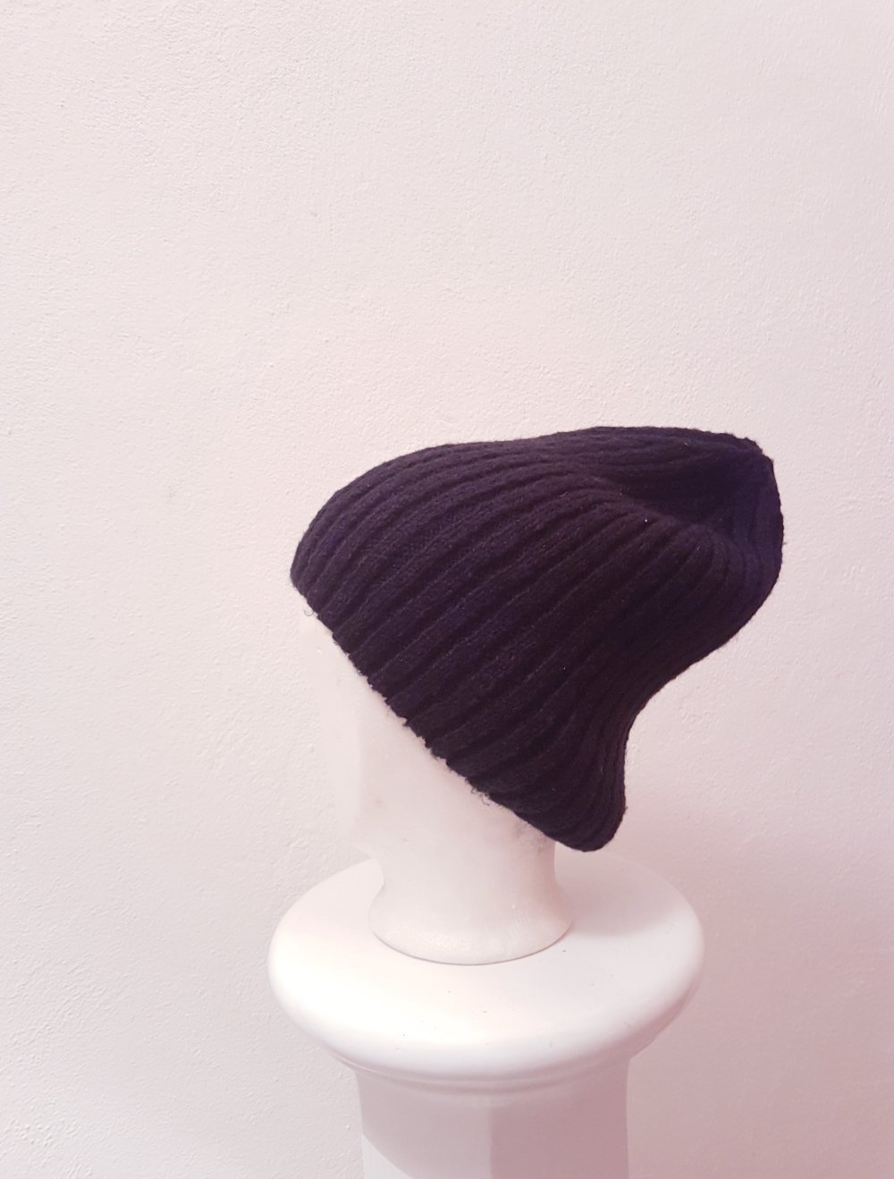 neue schwarze Mütze