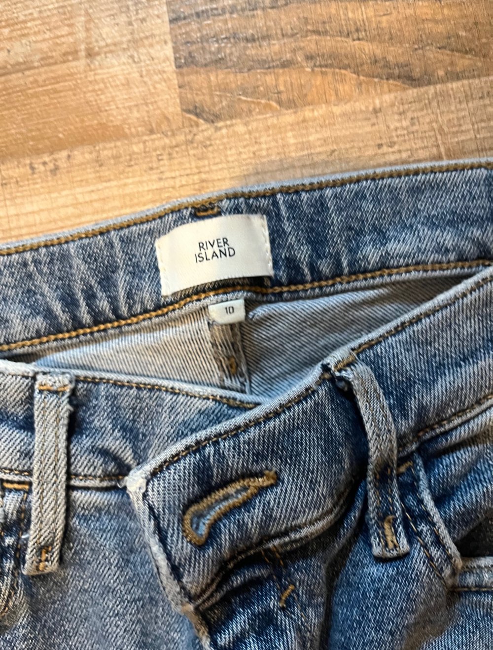 jeans river island !