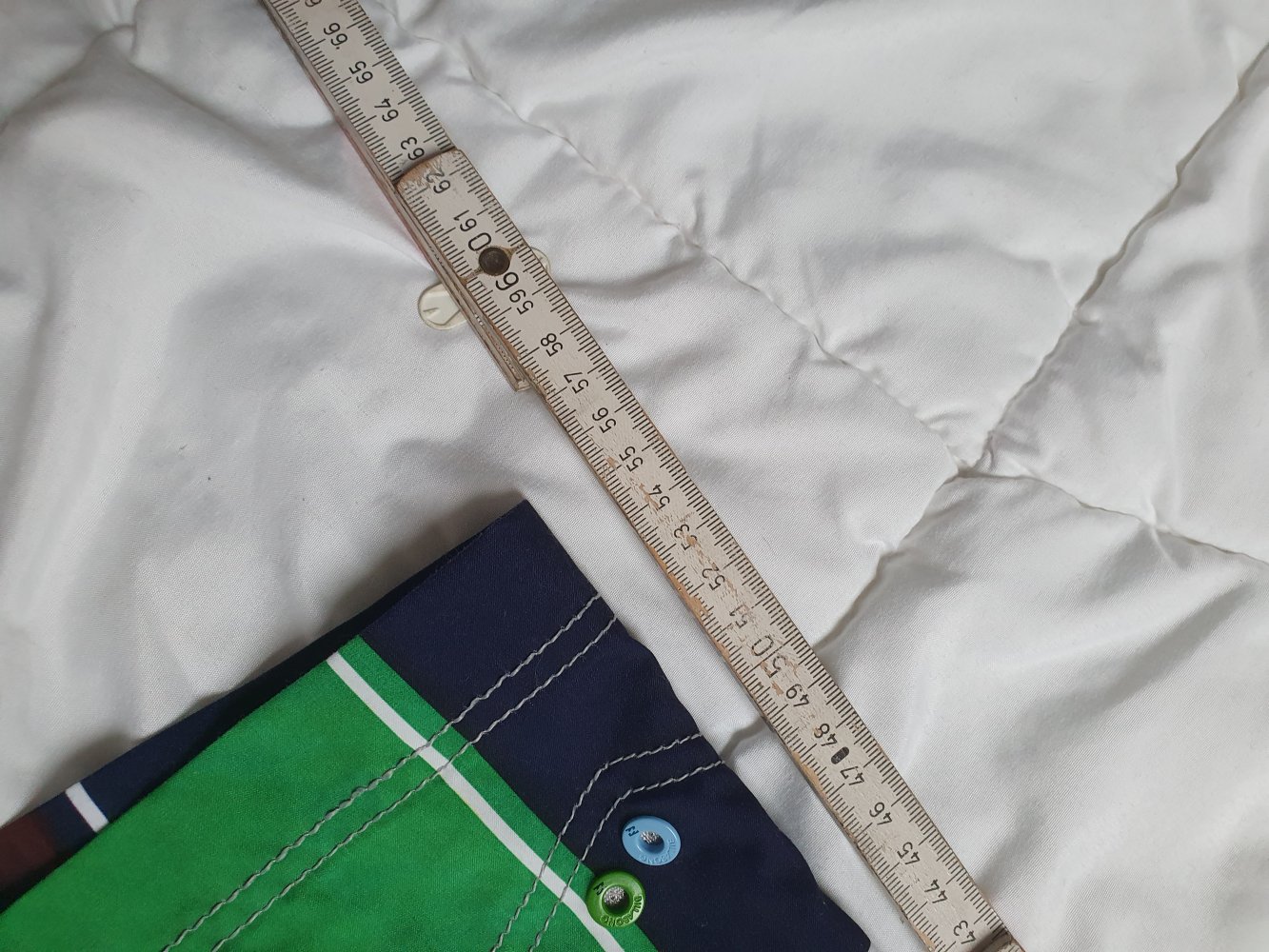 BillaBong kurze Hose in Badehosen Stil bunt in Größe M 