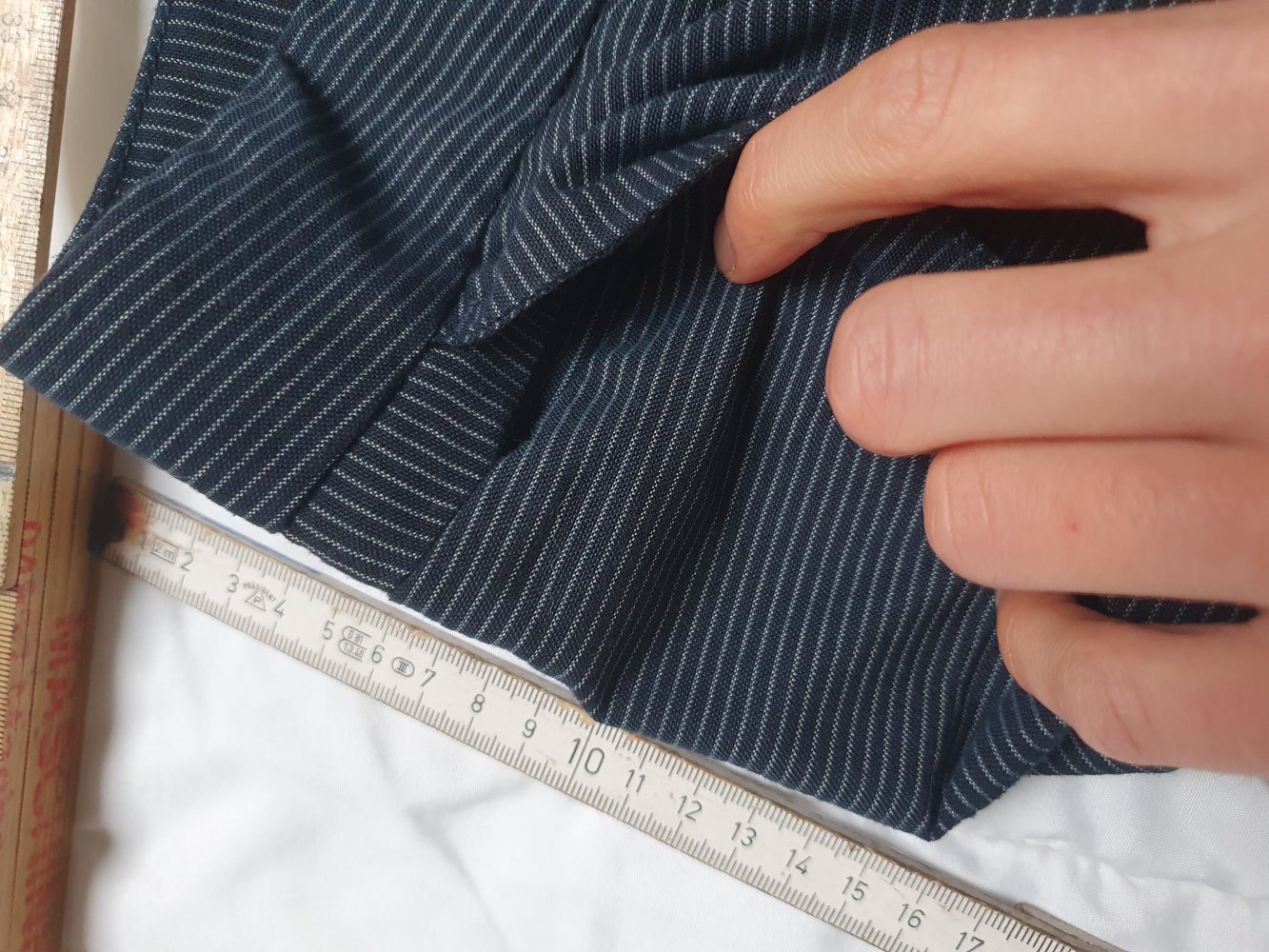 Globe kurze Hose Shorts gestreift in grau Größe 32 