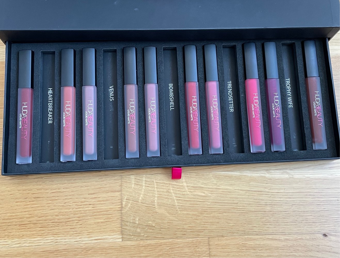 Huda Beauty Liquid Matte Lipstick Box