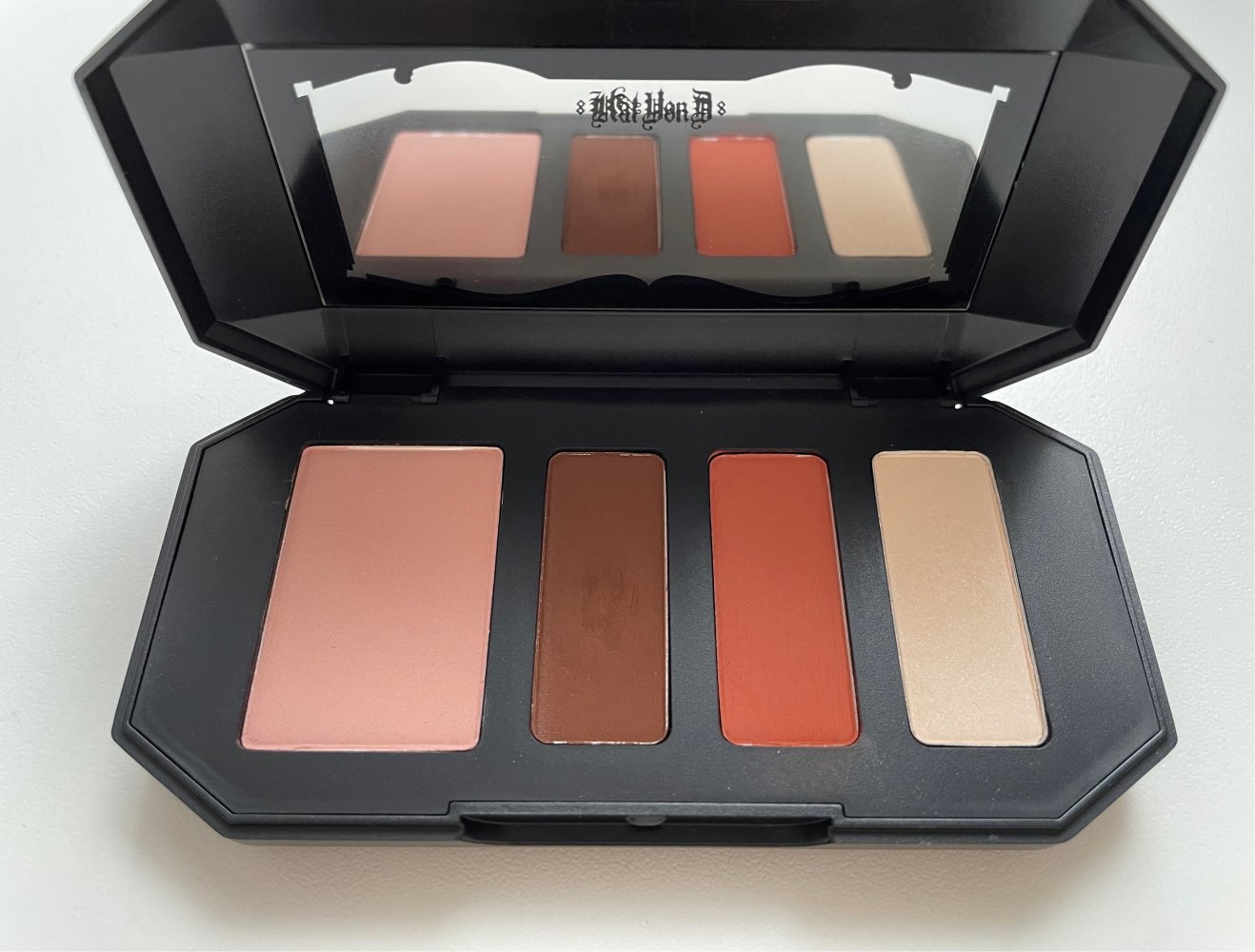 Kat von D Eyeshadow Palette