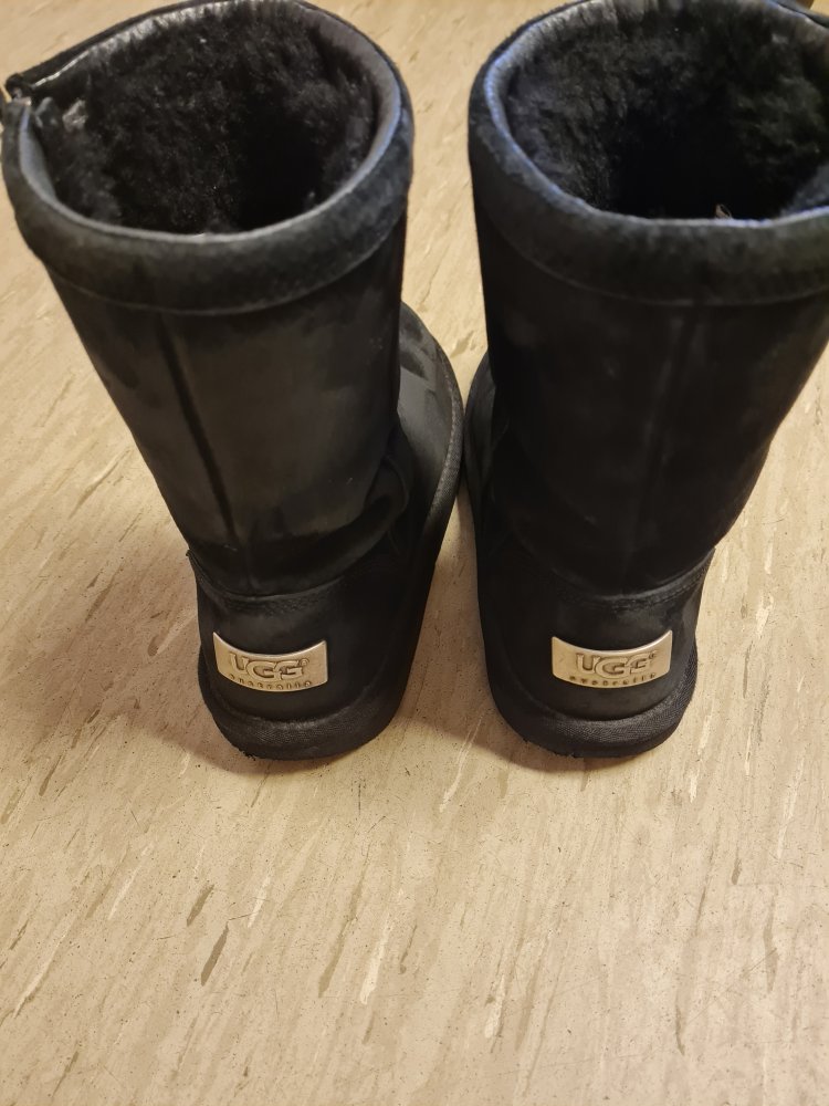 Winterstiefel von UGG 