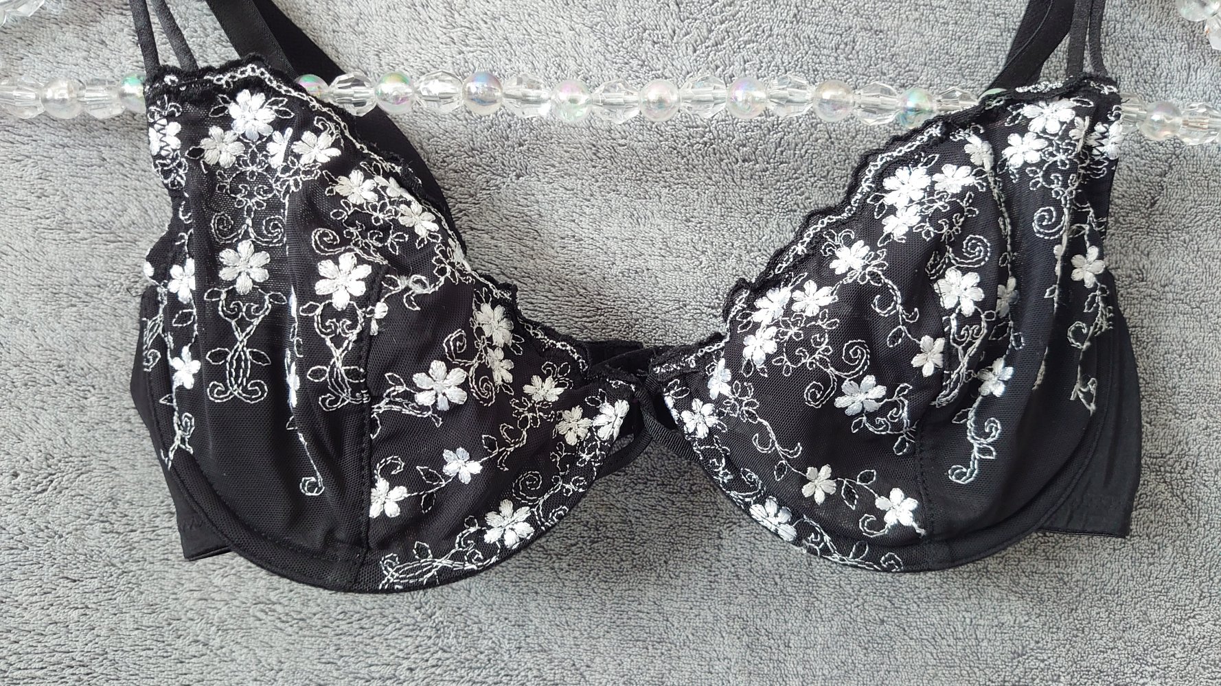 BH  Spitze Blümchen  schwarz  weiß 80C Caprice Bourret