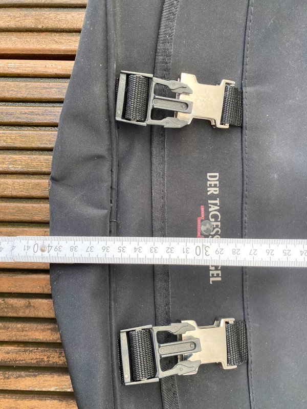 Tasche Umhängetasche Tagesspiegel schwarz 44 cm Breit x 36 cm Hoch x 8 cm Tief 