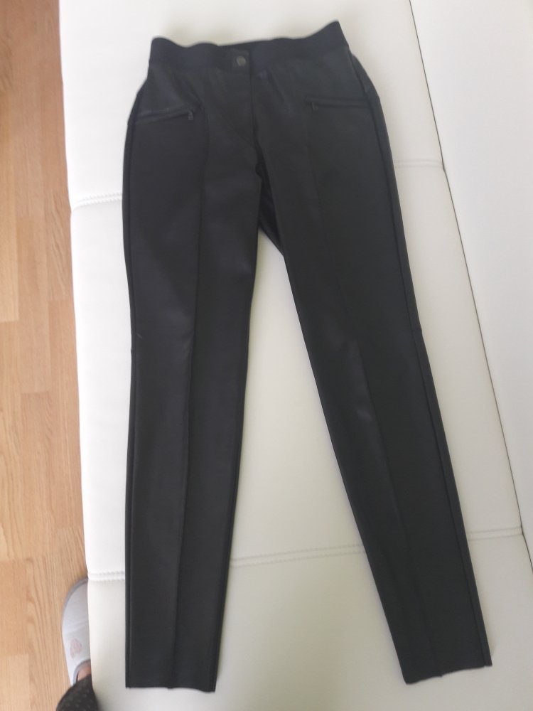 Hose in Lederoptik