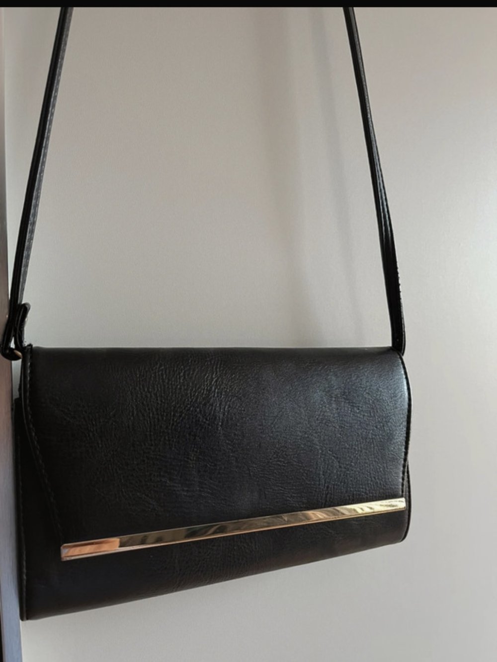 Schwarze Umhängetasche