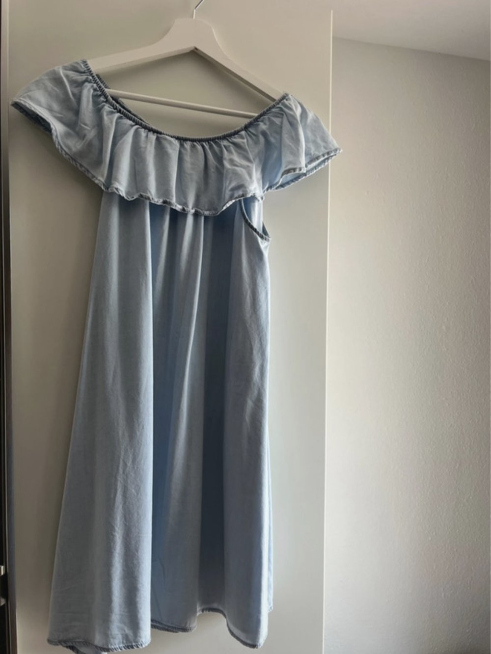 Blaues Sommerkleid