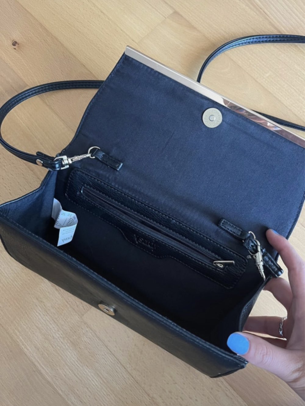 Schwarze Umhängetasche