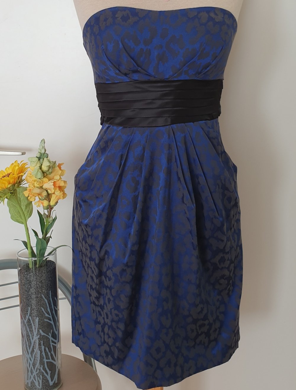 Blaues Kleid Trägerlos Bandeau Leomuster Leopard mit Schleife