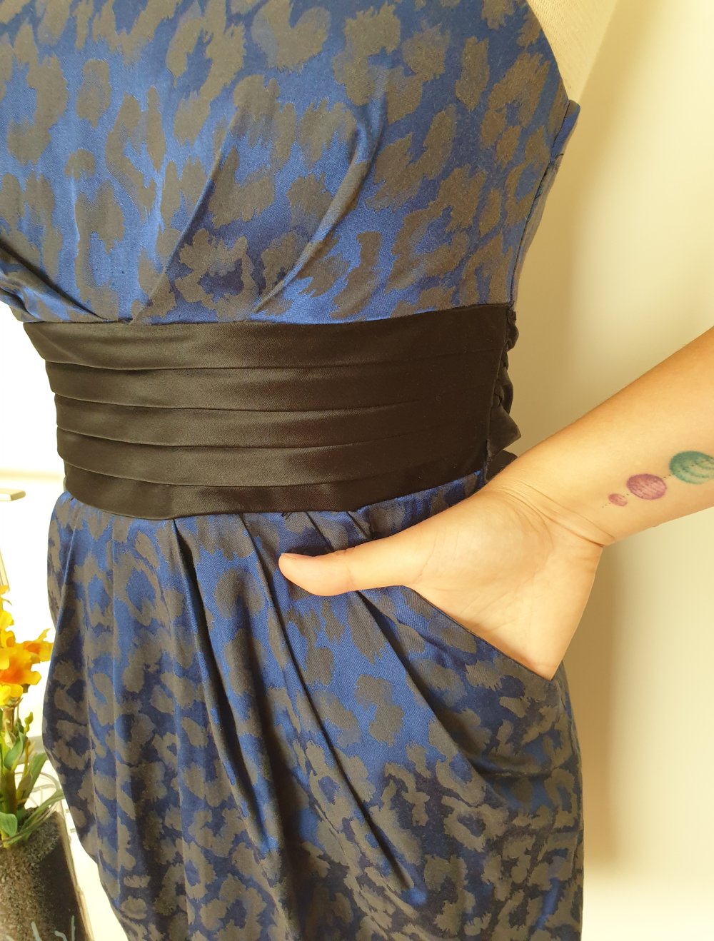 Blaues Kleid Trägerlos Bandeau Leomuster Leopard mit Schleife