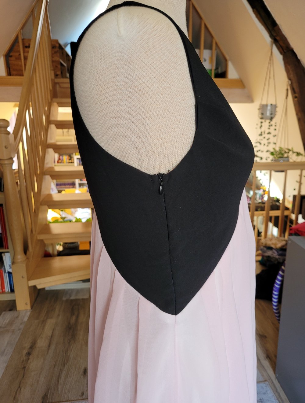 Kleid schwarz rosa Rückenausschnitt Chiffon