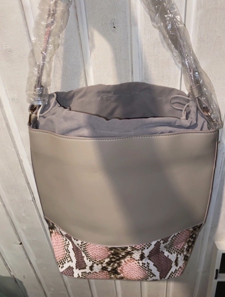 Größere Handtasche