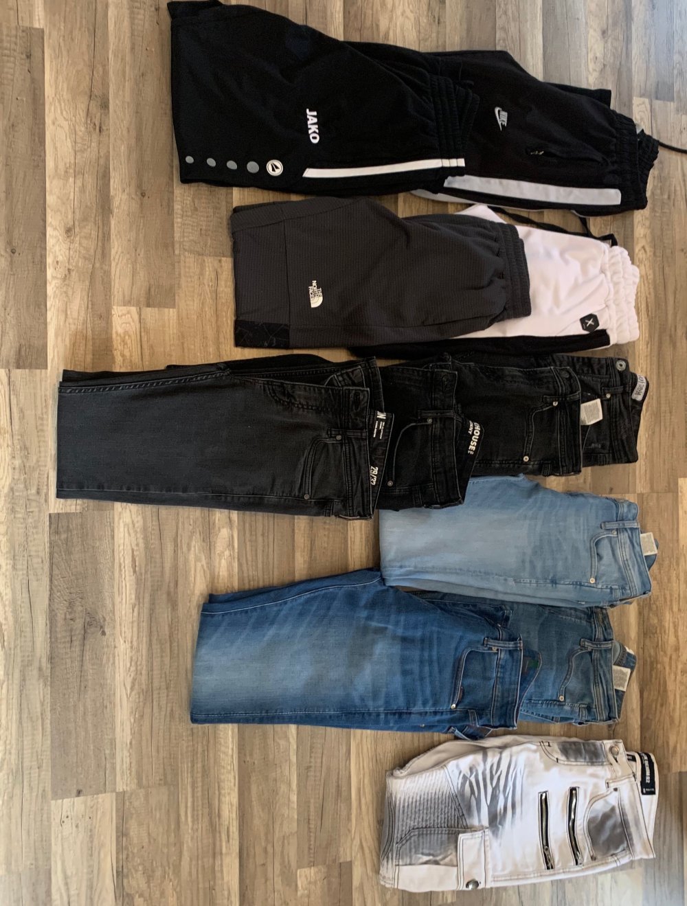 verschiedene lange Hosen