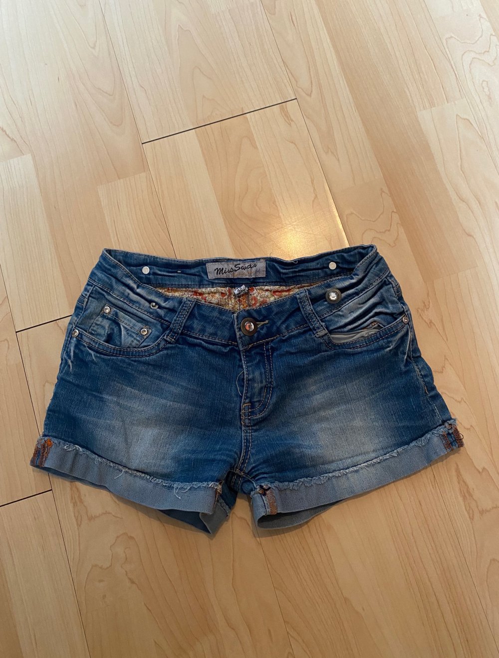 Kurze Jeans, Grösse S