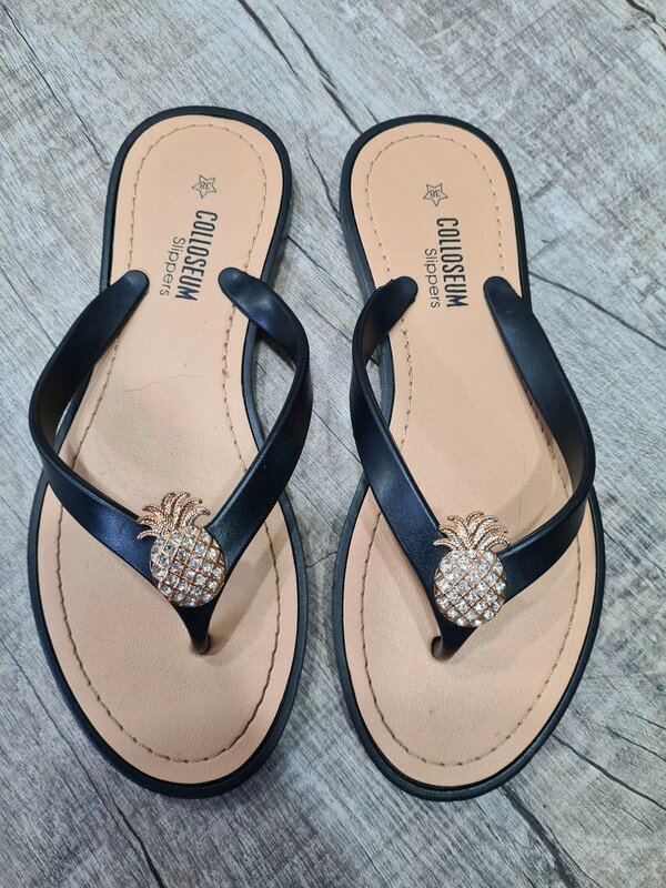 Süße schwarze Flip Flops Sandale Colloseum 