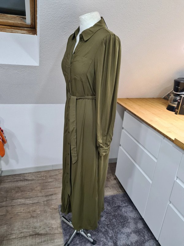 Midikleid Blusenkleid Vero Moda Gr. XS Kleid khaki Viscose