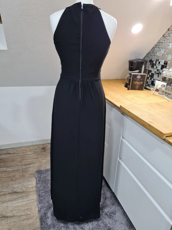 Maxikleid schwarz, gr 34, Spitzenbordüre ,Vila