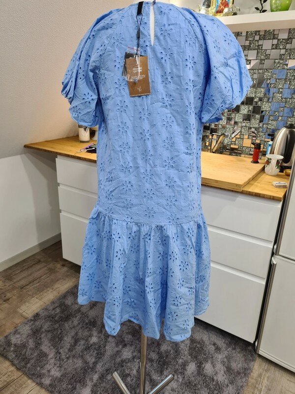 Kleid Ballonarm Lochmuster Gr. M Pieces hellblau Neu Lochmuster