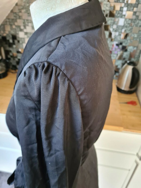 Wickelkleid Gr. M schwarz satin Vero Moda Langarm