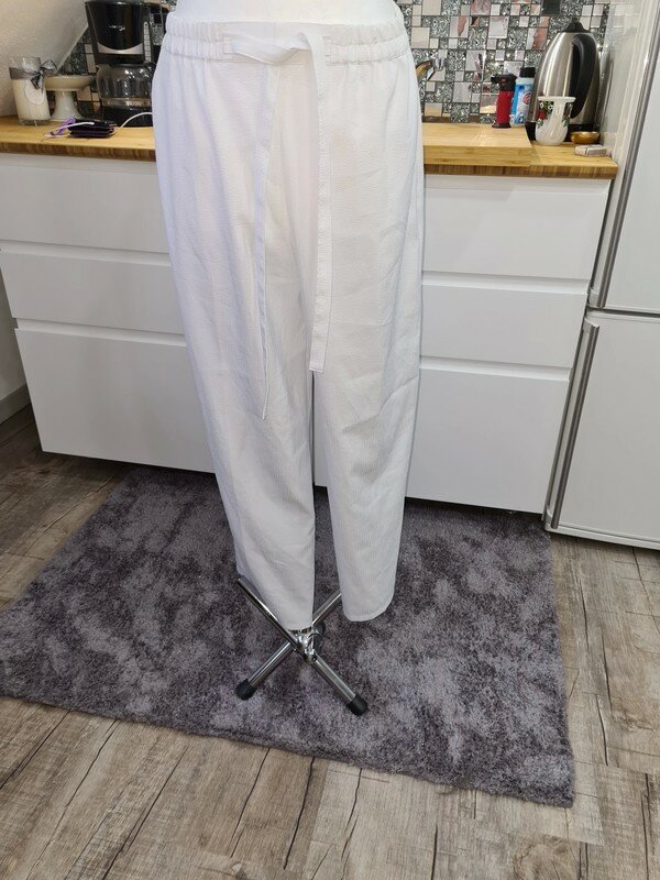 Weiße Hose Gr. 40 Polyester 7/8 Länge