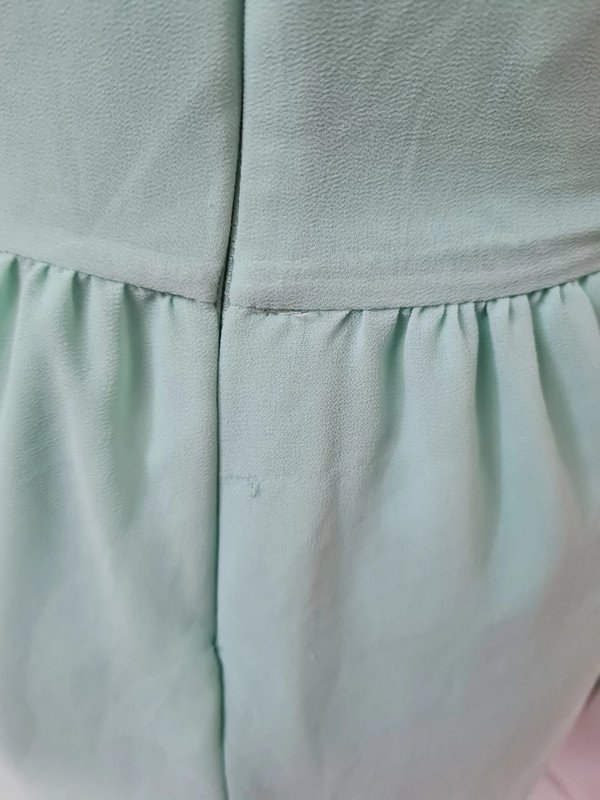 Minikleid hellgrün mint, gr 40, Spitzenbordüre ,Vila