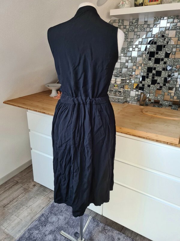 Sommerkleid Midikleid YAS Gr. XS (34-36) Oversize schwarz Viscose Kleid Blusenkleid