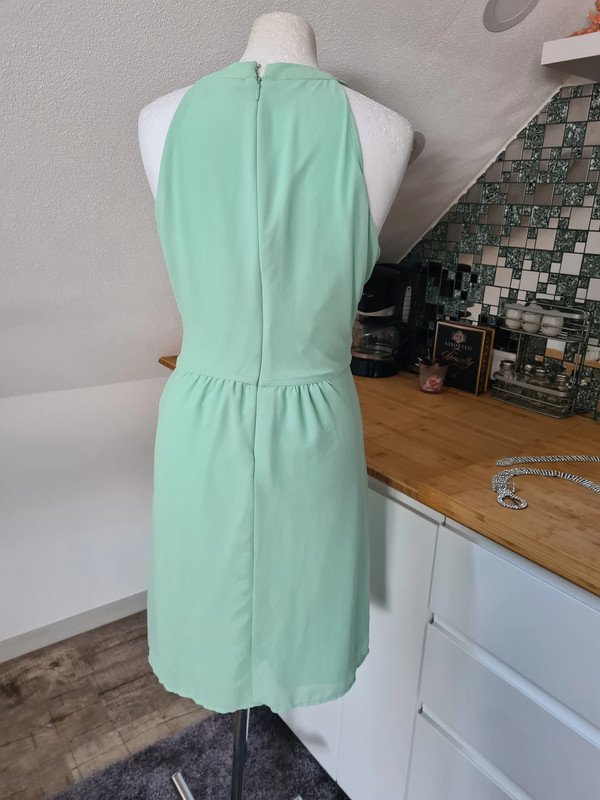 Minikleid hellgrün mint, gr 40, Spitzenbordüre ,Vila