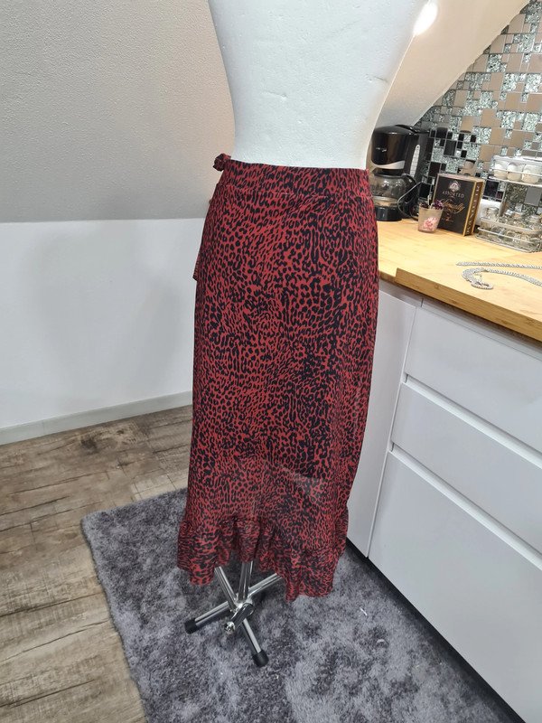 Midirock Leoprint Pieces Gr. M rot/schwarz Wickeloptik