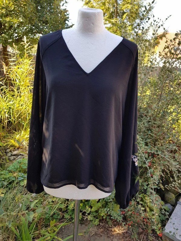 Schöne Bluse Oversize Gr. S (36/38) Only schwarz Strickerei