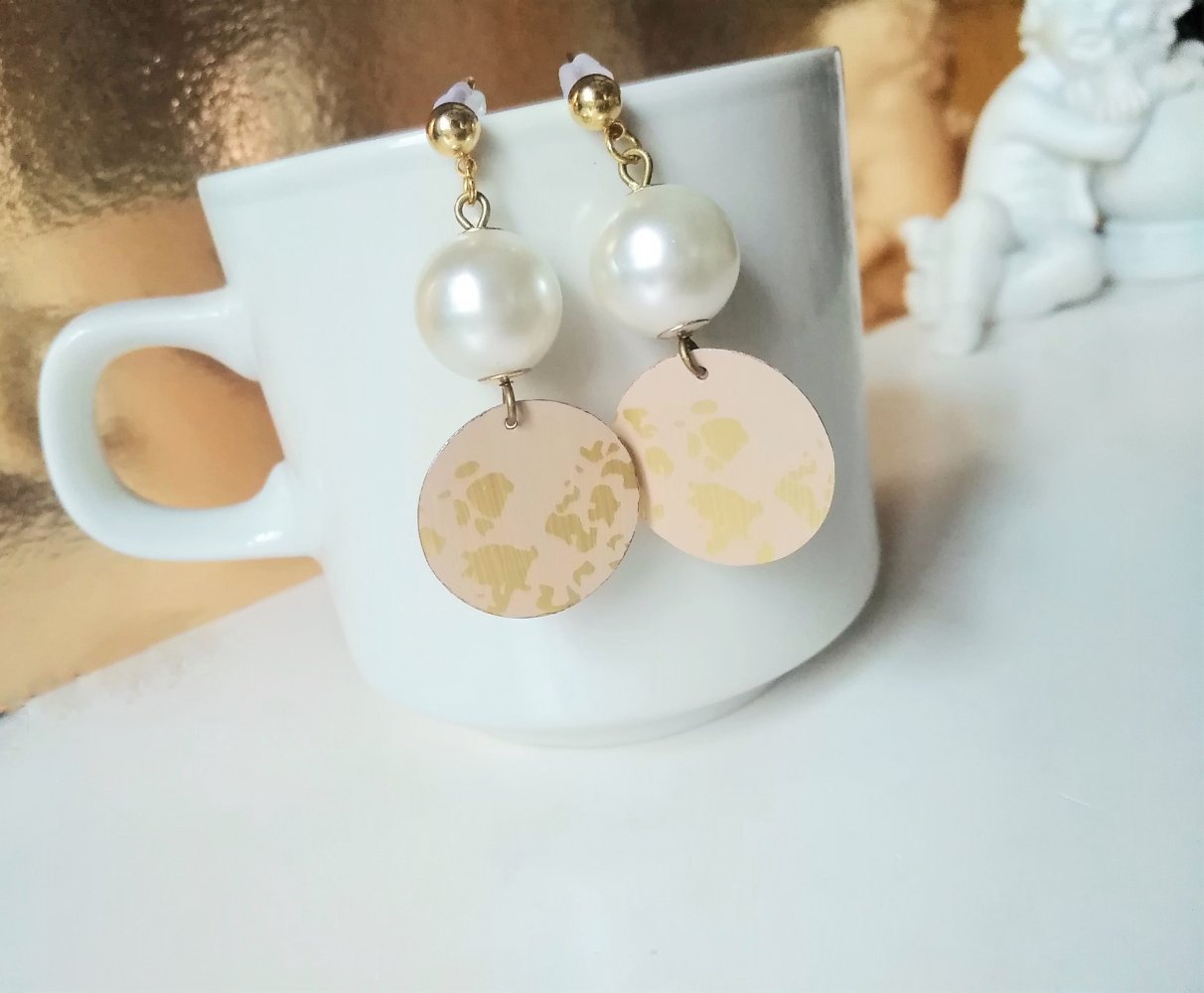 Recycling Statement Perlen Ohrstecker (vergoldet) mit Kaffeekapsel Scheiben nude