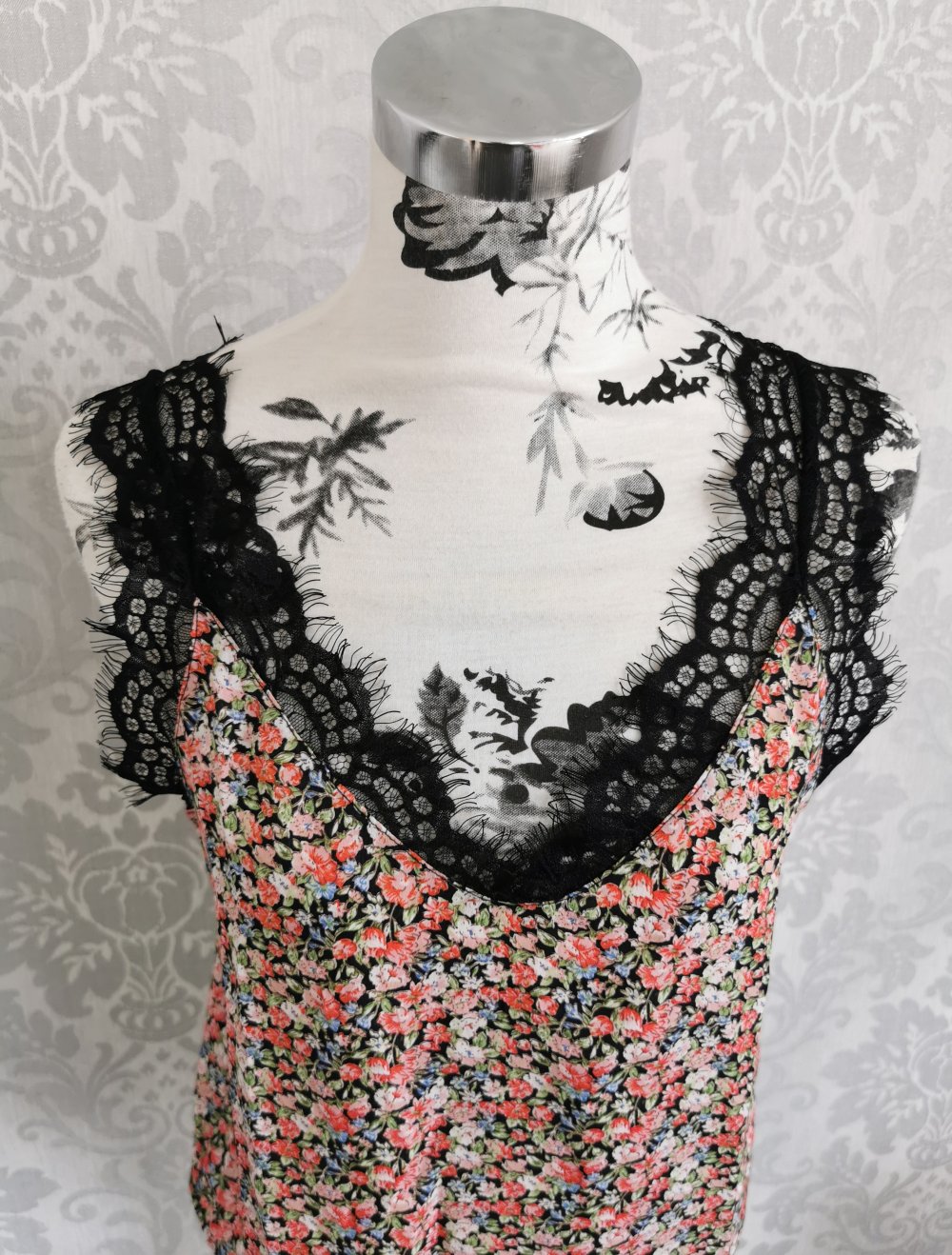 Shein Top Gr. L mit Spitze und Blumenmuster Neu