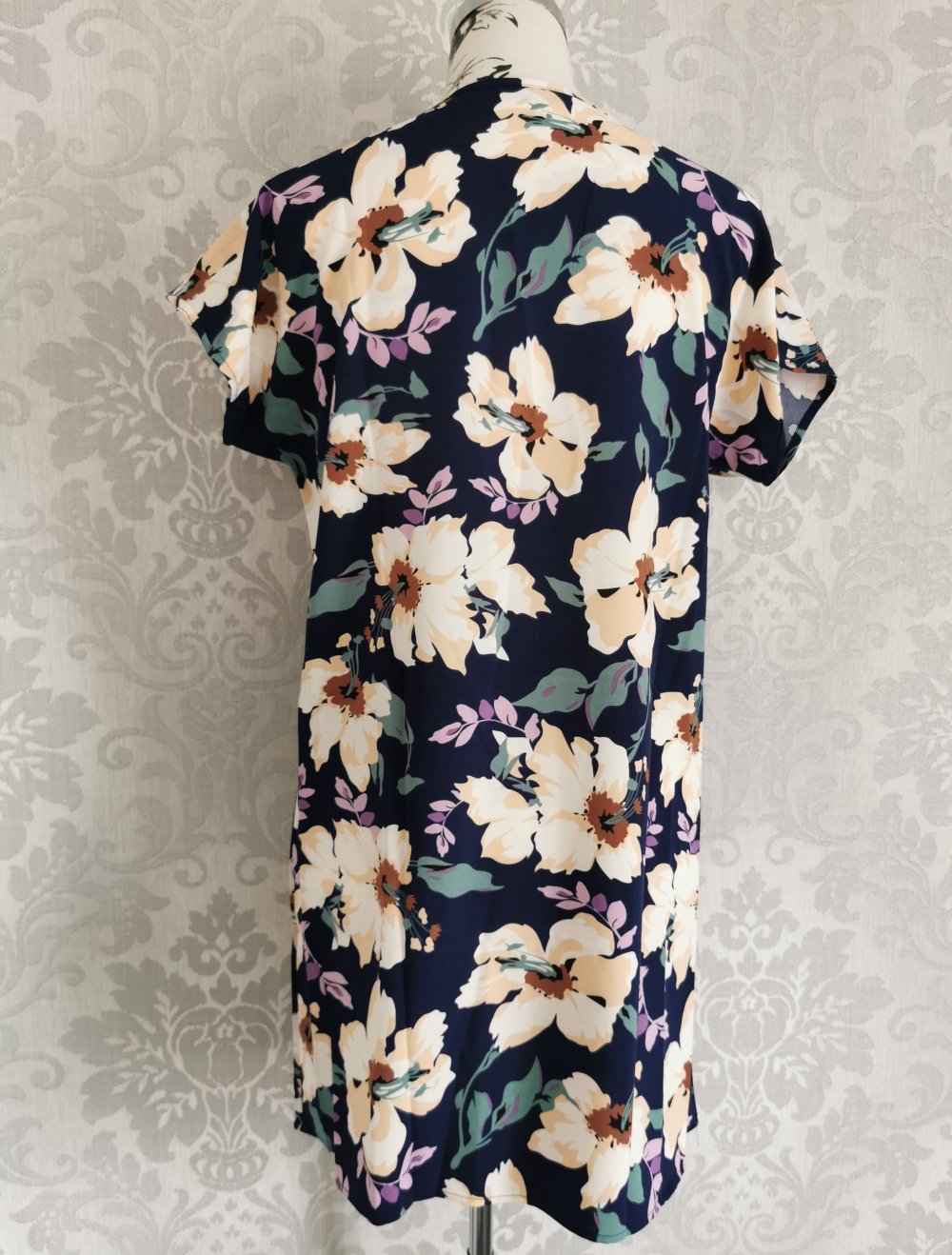 Shein Kleid Gr. S Blumenmuster marineblau lila Neu