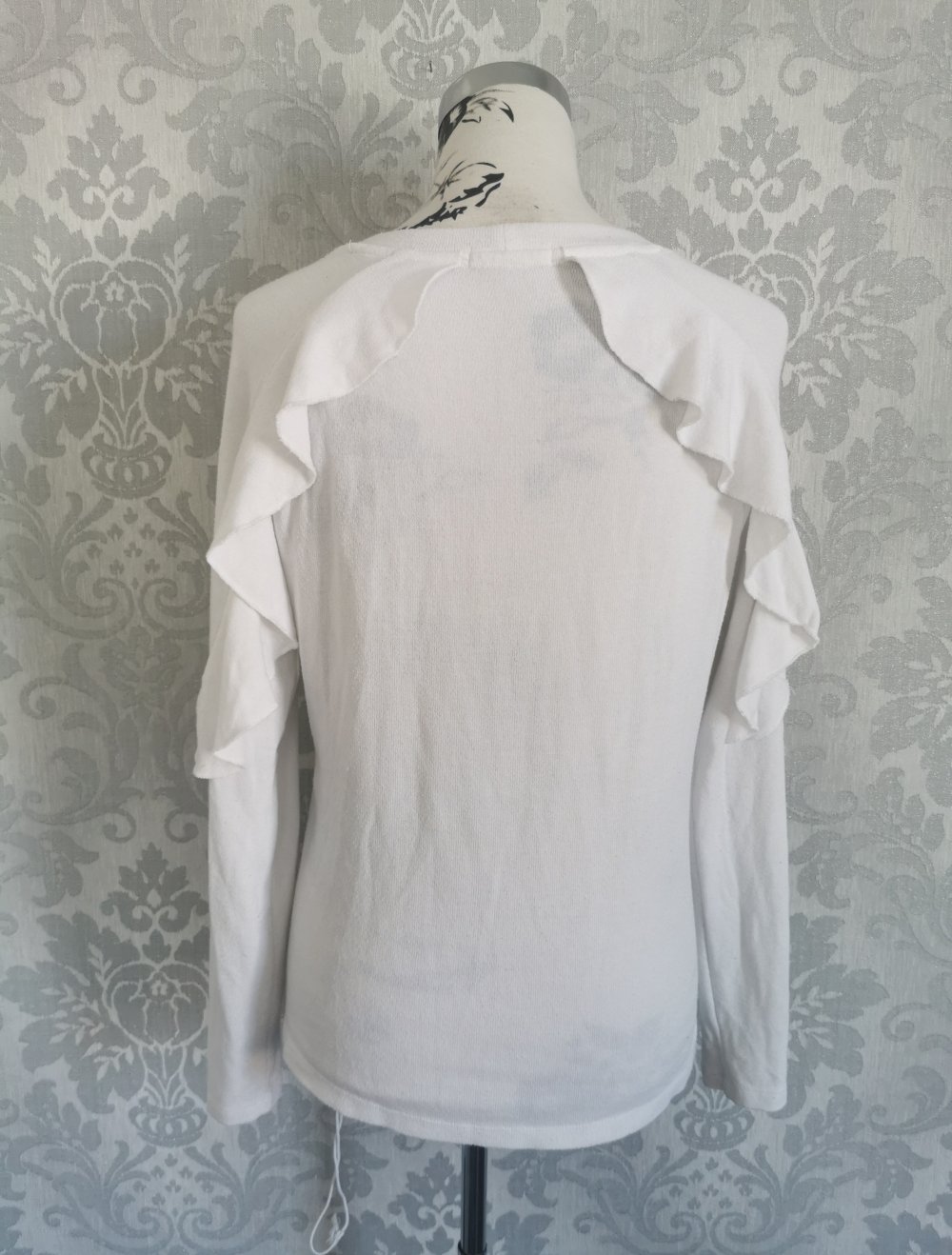 My Hailys Pulli Gr. XS in offwhite Volant an den Ärmeln