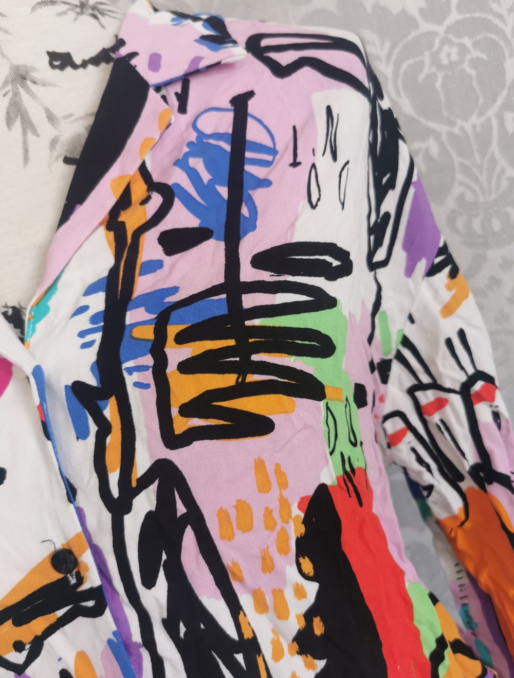 Bershka Bluse Gr. 38 bunt mit tollem rundum Print 100%Viskose Top Zustand