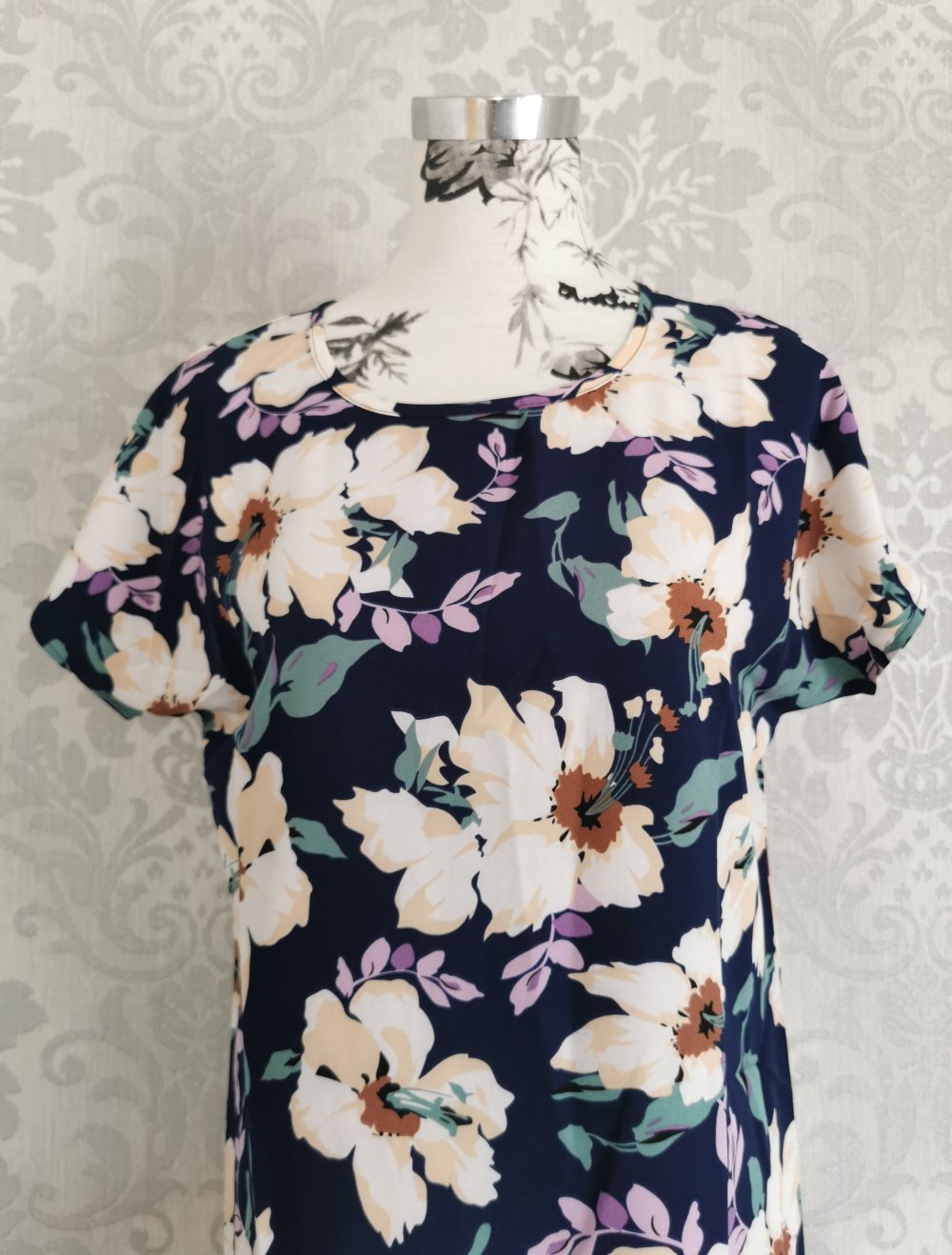 Shein Kleid Gr. S Blumenmuster marineblau lila Neu