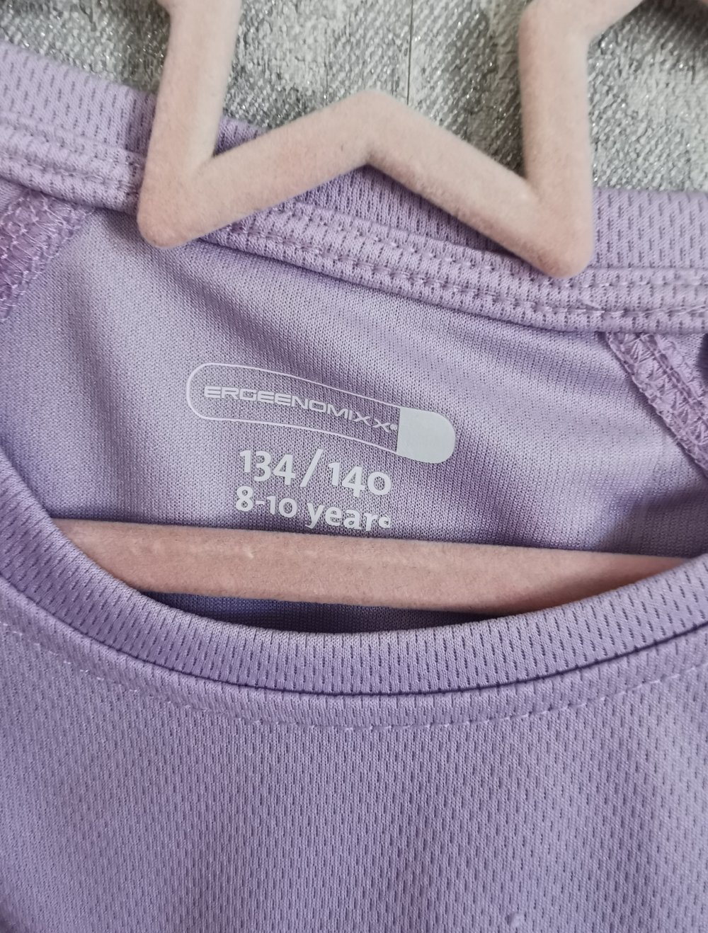 Sport Tshirt Gr. 134/140 in lila besonders atmungsaktiv Neu mit Etikett