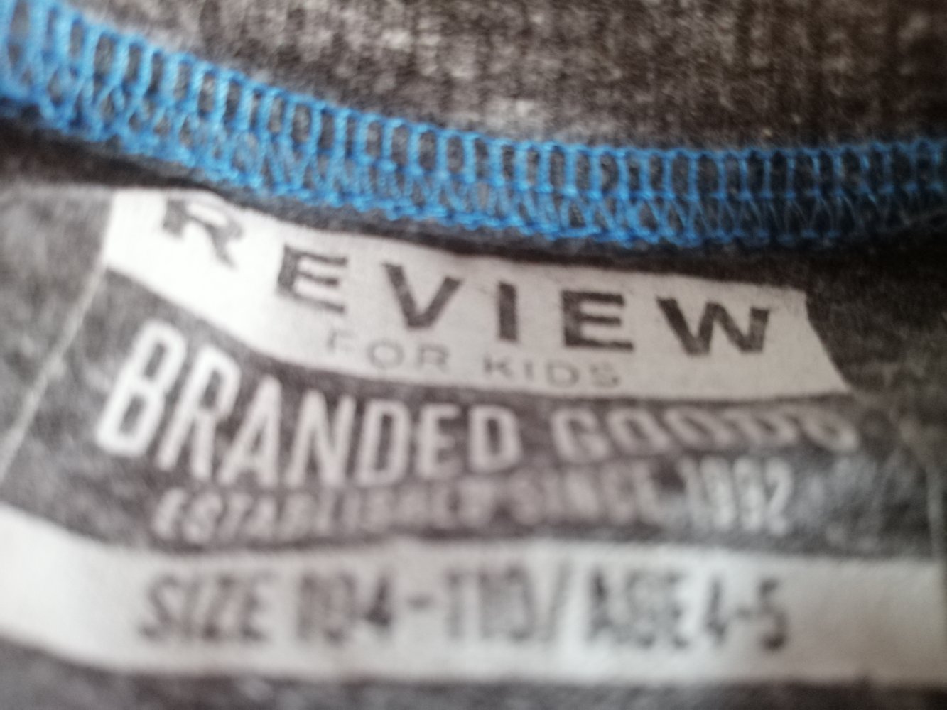 Graues Langarmshirt von Review . Gr. 104-110 - Age 4-5