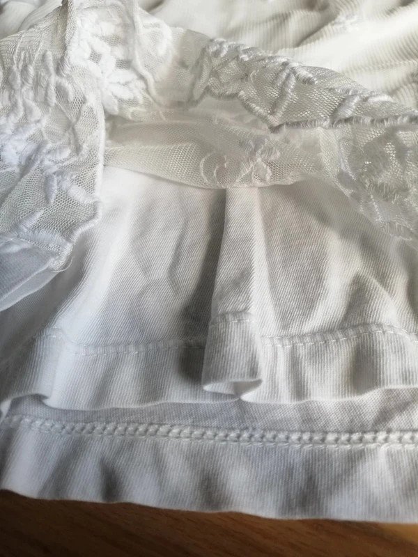 Langarmshirt weiß mit Spitze - Gr. 110/116 - H&M