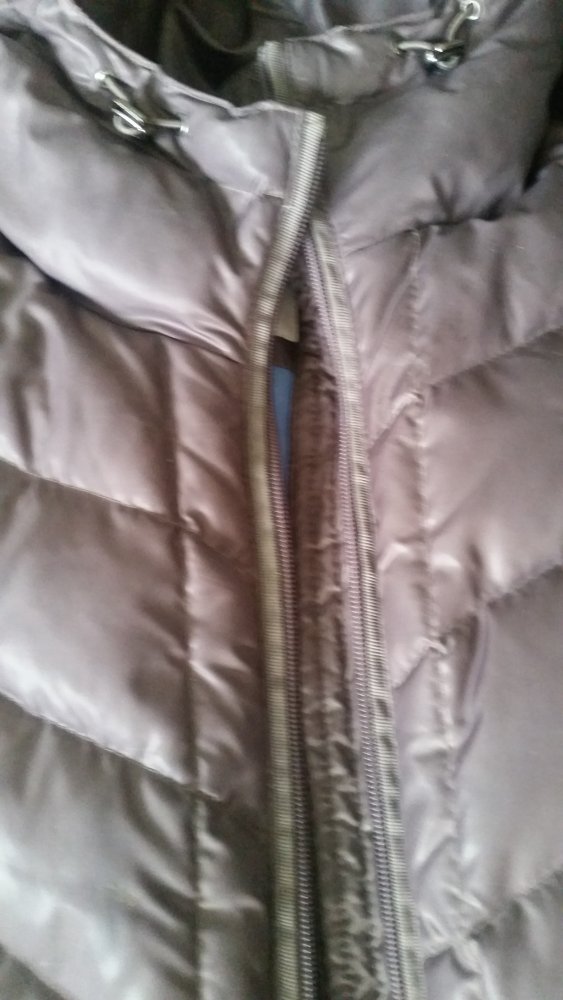 schöne Daunen Weste von Esprit mit dezentem Glanz