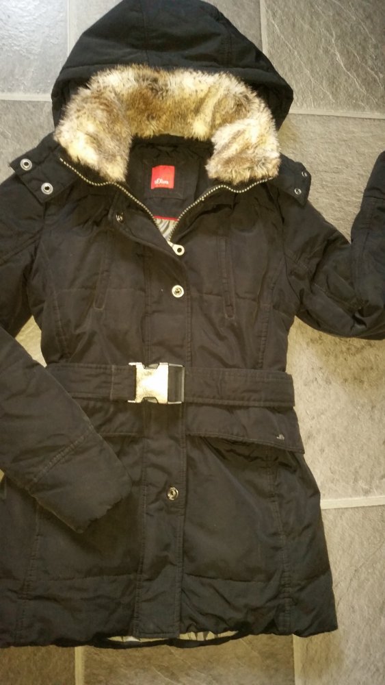 Daunenjacke von s.Oliver Gr. 34, schwarz, Kapuze