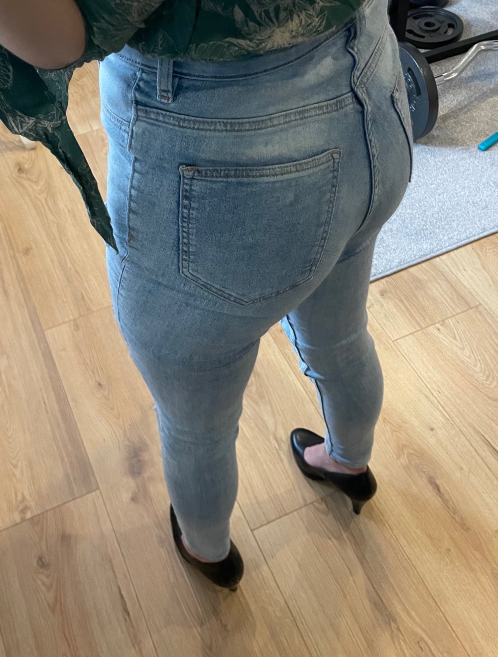 Jeans mit Löchern