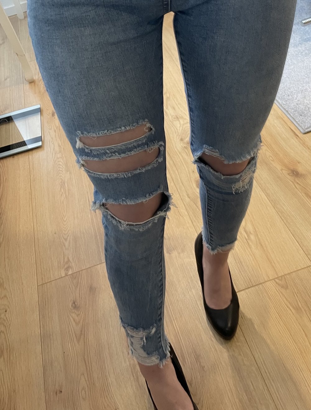 Jeans mit Löchern