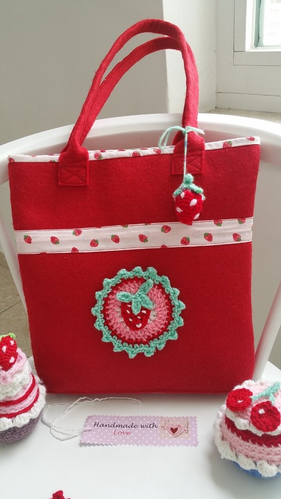 Strawberry Erdbeer Filztasche Unikat !