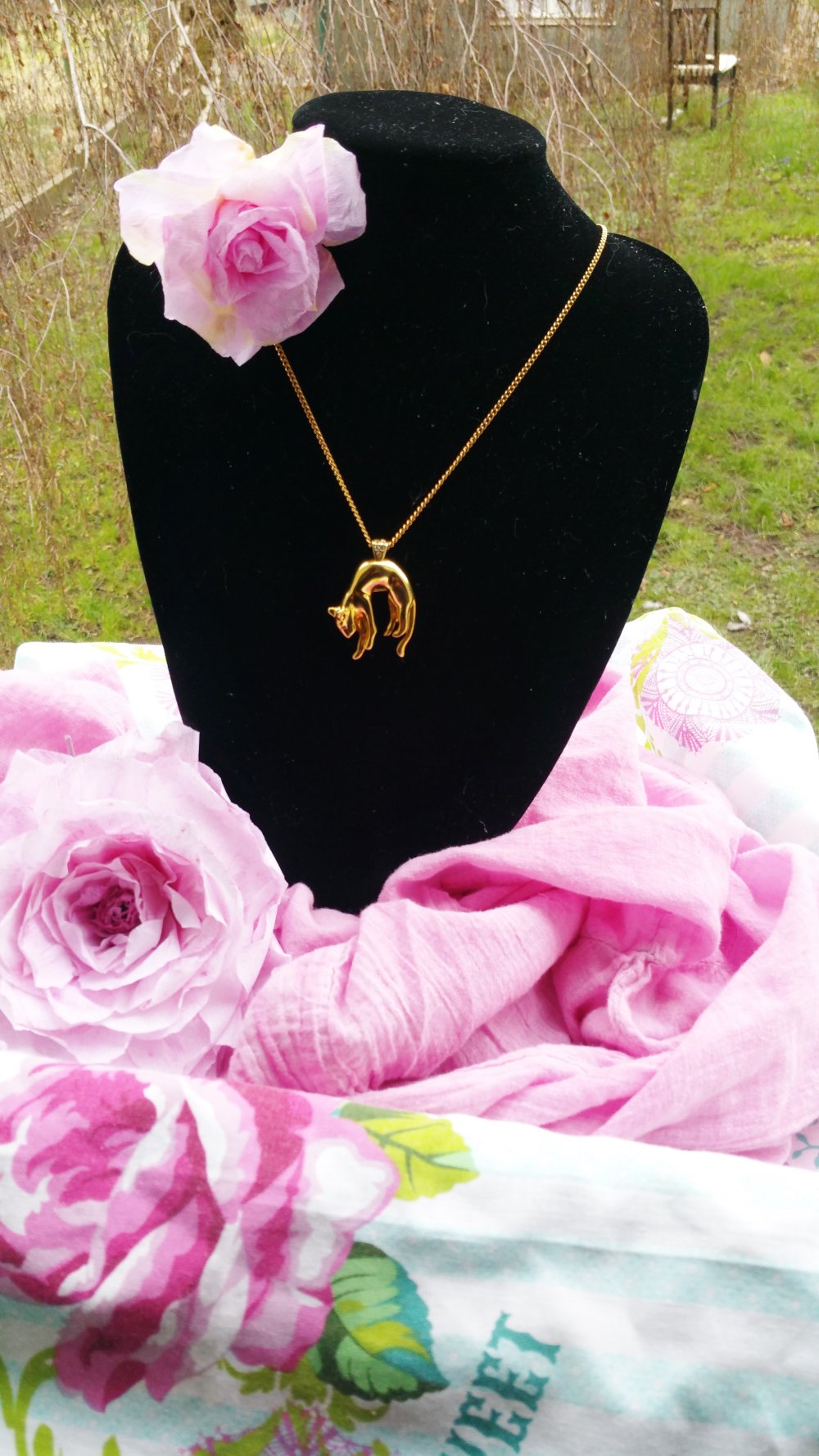 Panther Puma Kette vergoldet Brosche.