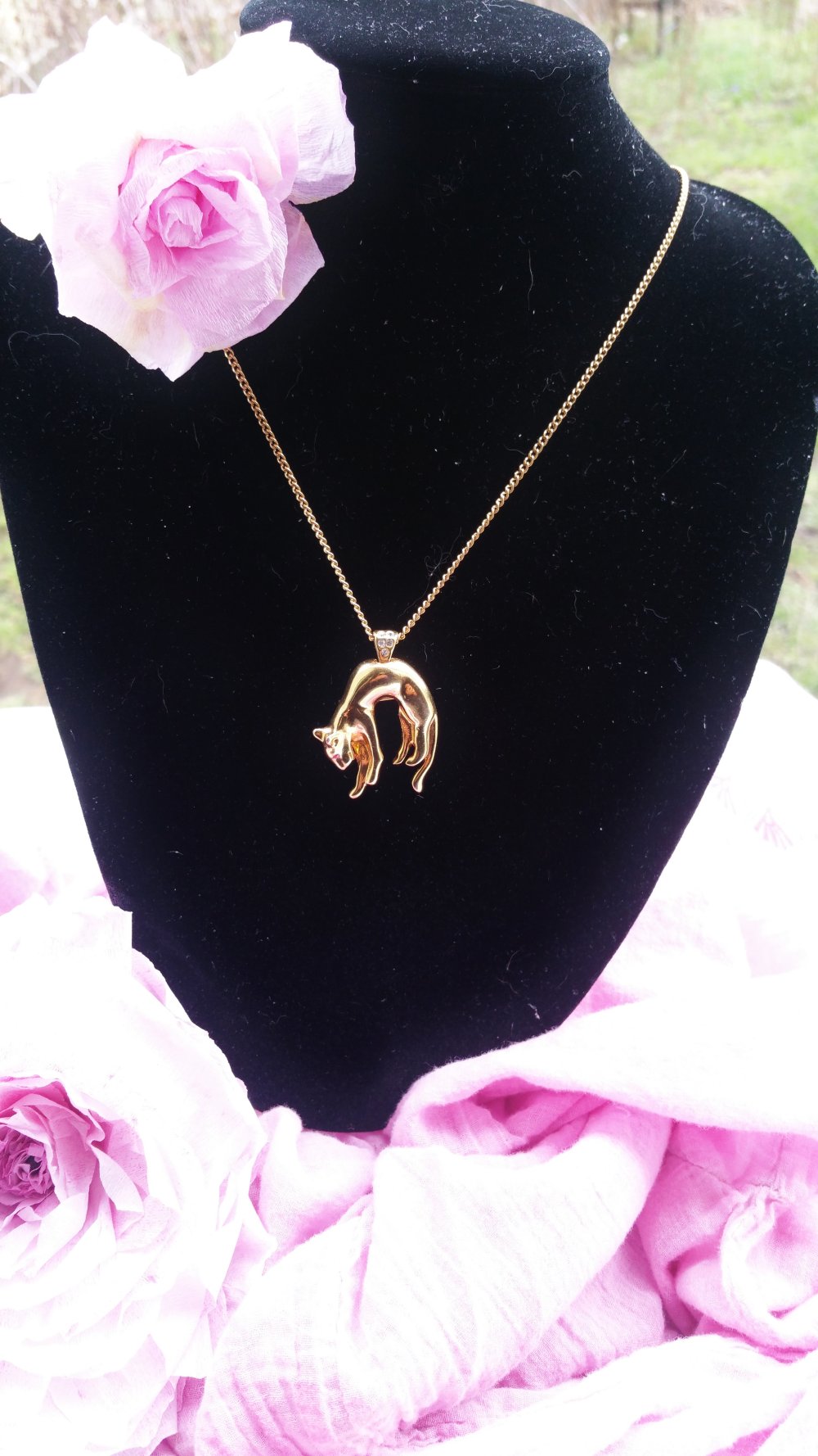 Panther Puma Kette vergoldet Brosche.