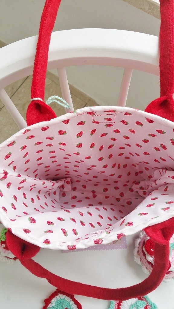 Strawberry Erdbeer Filztasche Unikat !