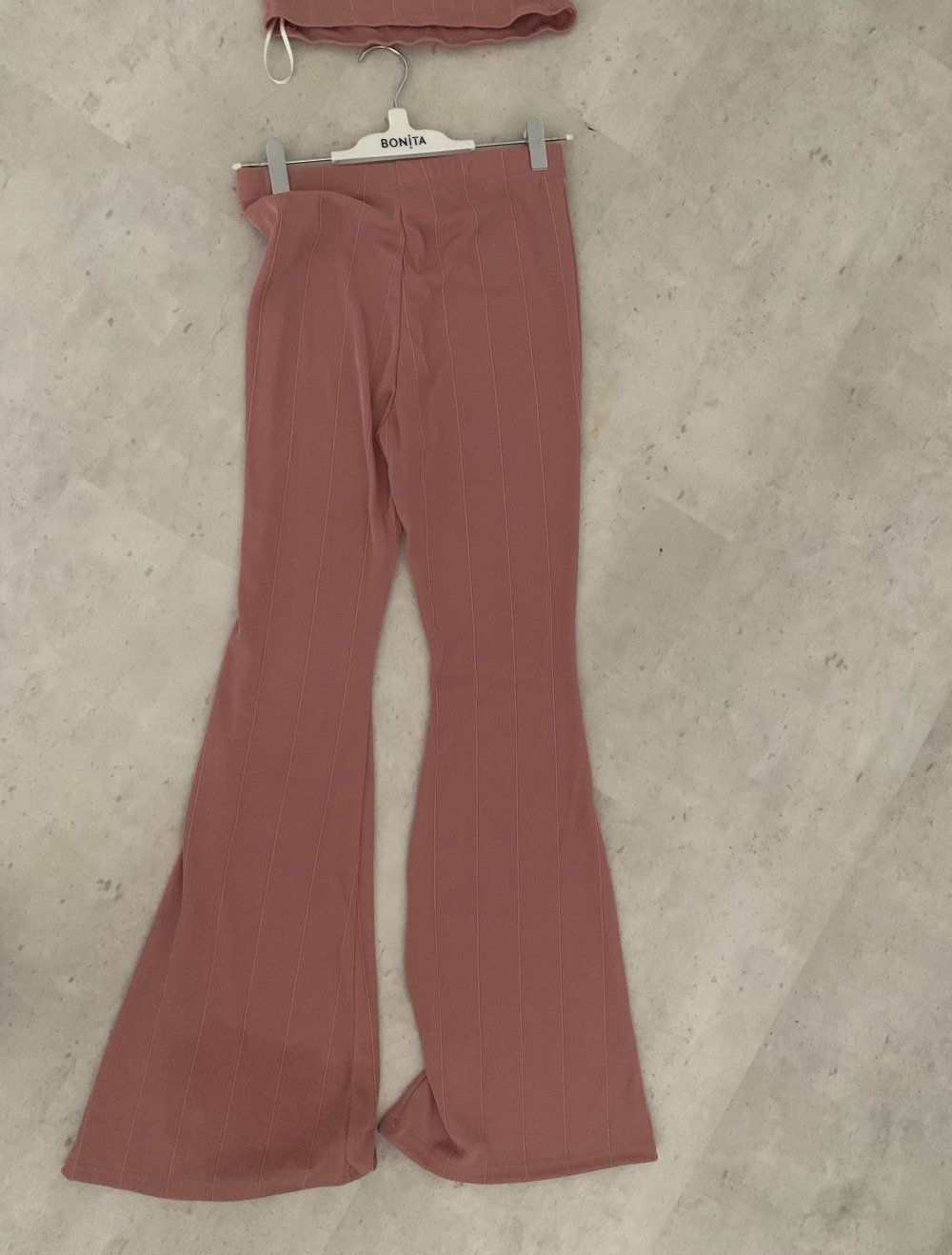 rosaner 2 Teiler mit Etikett